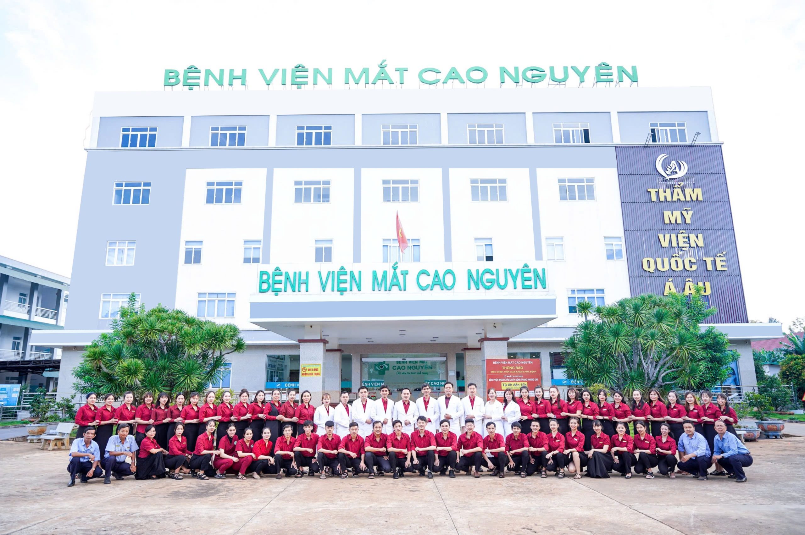 Điều trị viêm kết mạc trẻ sơ sinh