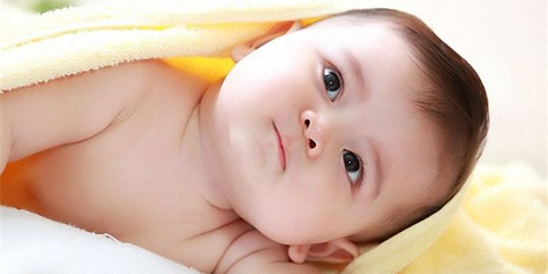 Đục thủy tinh thể bẩm sinh